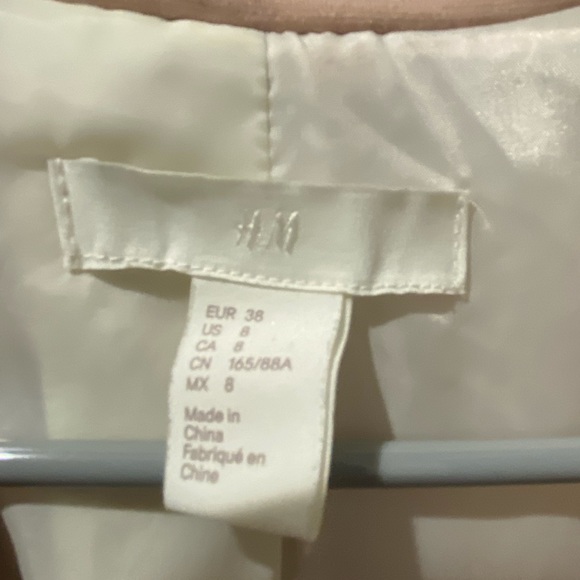 H&M Blazer - Picture 2 of 3